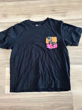 Uniqlo Black Crewneck Tee